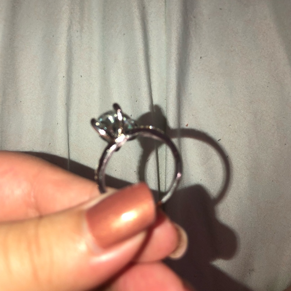 SILVER CIRCLE DIAMOND RING - Picture 2 of 5